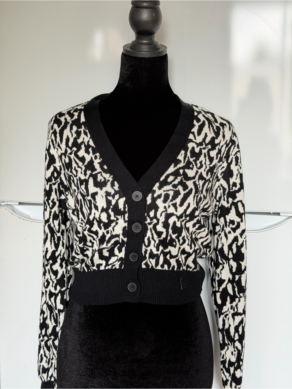 Black & Cream Patterned V-Neck Button Cardigan Sweater size S